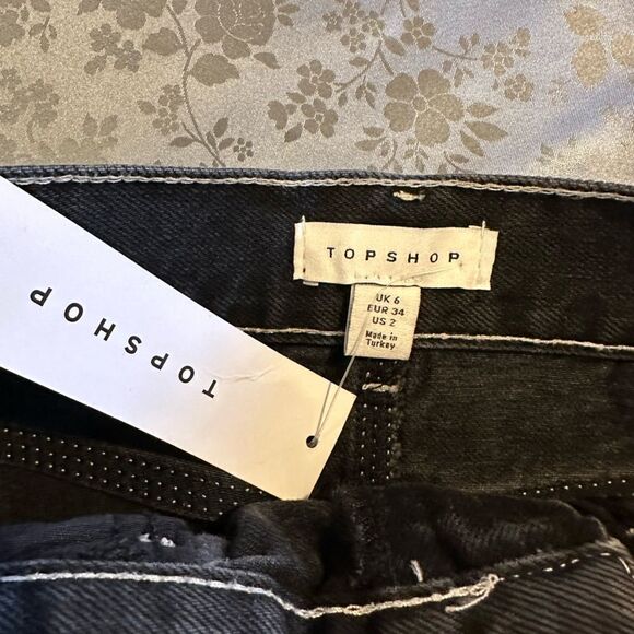 TopShop size 2 carpenter black jean mini skirt - Picture 3 of 4